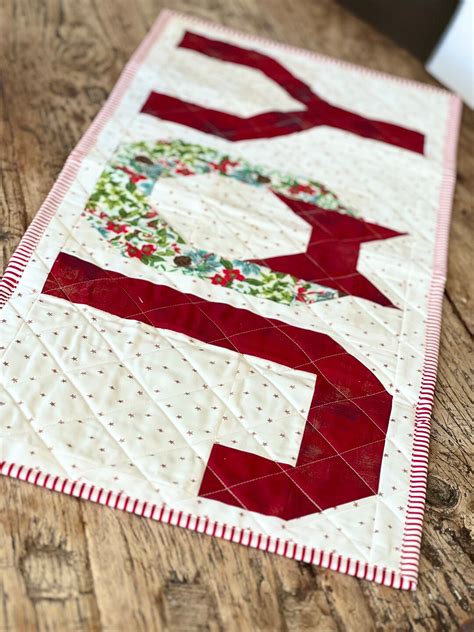 Holiday Table Runner/christmas Table Runner / Quilted Table Runner - Etsy