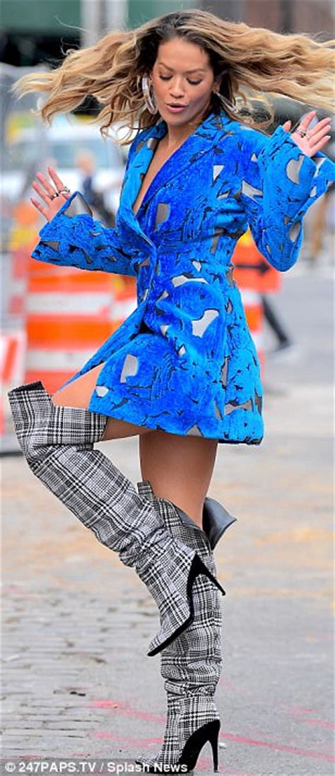 Rita Ora High Kicks While Filming Music Video In Nyc Daily Mail Online