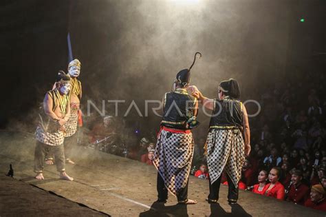 Pementasan Wayang Orang Di Semarang ANTARA Foto