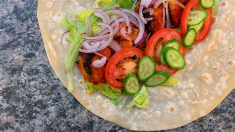 Healthy Indian Chicken Tandoori Wrap Recipe Street Style Chicken Tikka Roll W Rumali Roti At