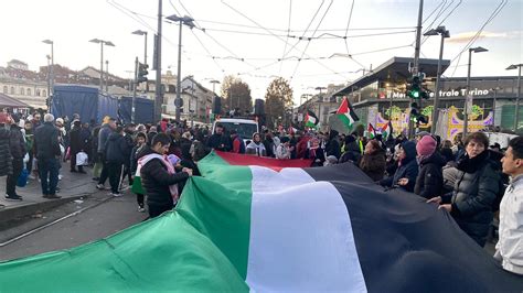 Torino In Piazza Per La Palestina Pi Di Mille Persone Al Corteo Con