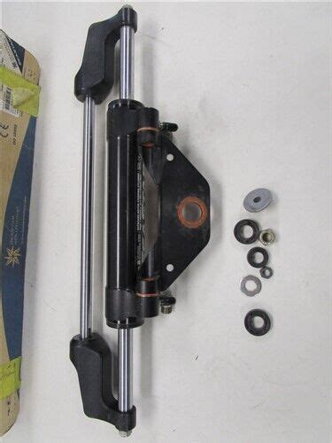 Seastar Pro Outboard Front Mount Hydraulic Steering Cylinder Hc