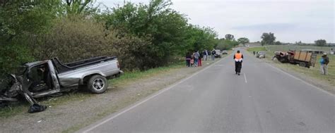 Dos camionetas chocaron de frente en la ruta 305 y murió un joven de 28