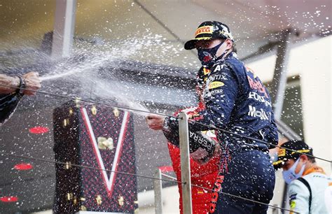 Verstappen Wins Monaco GP Takes F1 Title Lead From Hamilton Bloomberg