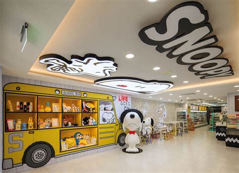 7 Eleven「snoopy史努比聯名店」～黃色校車、查理布朗經典角色全到齊