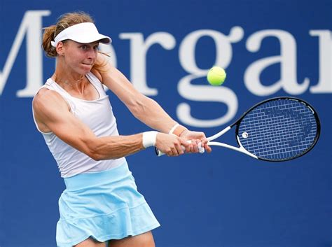 WTA roundup: Defending champ starts strong in Tokyo