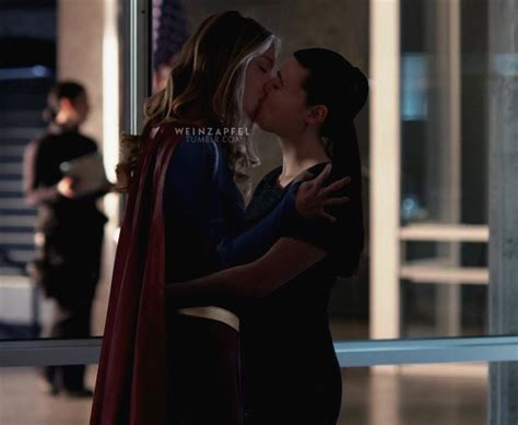 Supercorp Kara Danvers And Lena Luthor Supergirl 2015 Supergirl Comic Kara Danvers