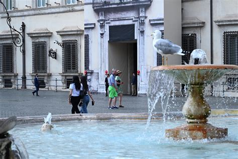 Piazza Colonna Localizada Em Frente Sede Do Governo Italiano