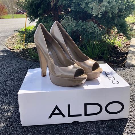Aldo Segura Nude Patent Leather Pumps Gem