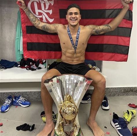 Pin de Cássia Tostes em Pedro Framengo Camiseta do flamengo Fotos