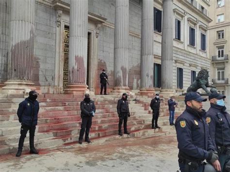 La Fiscalía pide 21 meses de cárcel para los activistas climáticos que