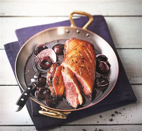 Recette Magrets De Canard Aux Cerises Faciles Marie Claire