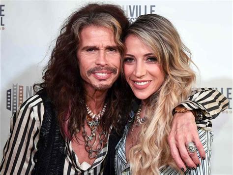 Aerosmith Quién es Aimee Preston la joven novia de Steven Tyler casi