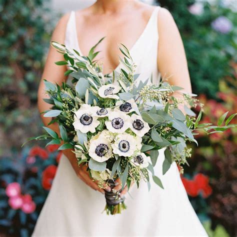 22 Unique and Bold Anemone Bouquets