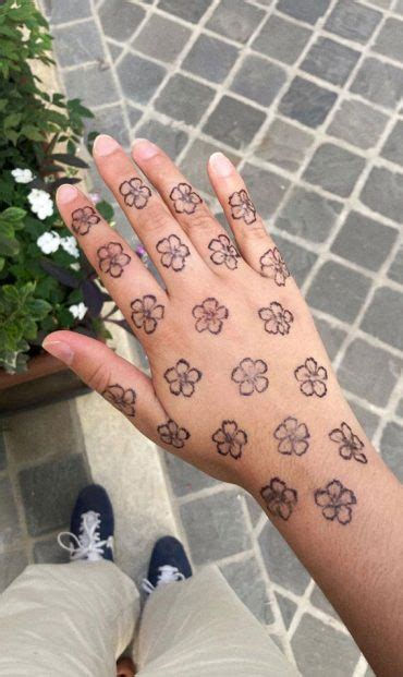 32 Captivating Henna Designs Flower Delight 1 Fab Mood Wedding