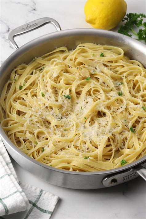 Lemon Garlic Pasta - The Toasty Kitchen