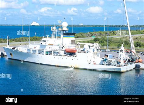 Us Naval Ship Henson Usns Bruce C Heezen A Pathfinder Class