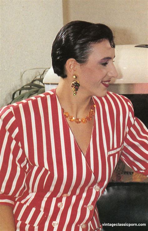 Slutty Brunette Wife Getting Her Big Ass Toyed And Dicked In A Gangbang CoedCherry