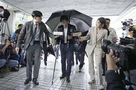 South Korean Opposition Leader Attends Court Hearing On Arrest Warrant