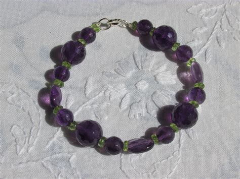 Pulsera De Amatistas Con Olivino Piedras Y Colores