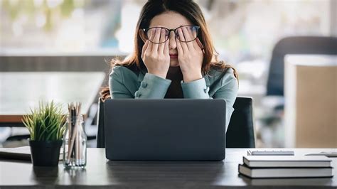 Bayang Bayang Gelap Di Kantor Mengenal Depresi Dan Kecemasan Dalam