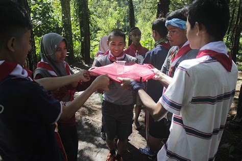 Latihan Dasar Kepemimpinan Siswa Ldks Osis Sma Negeri Giri