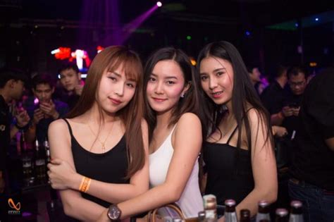 Best Places To Meet Girls In Chiang Mai & Dating Guide - WorldDatingGuides