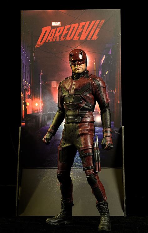 Review And Photos Of Daredevil Marvel Netflix Sixth Scale Action Figure