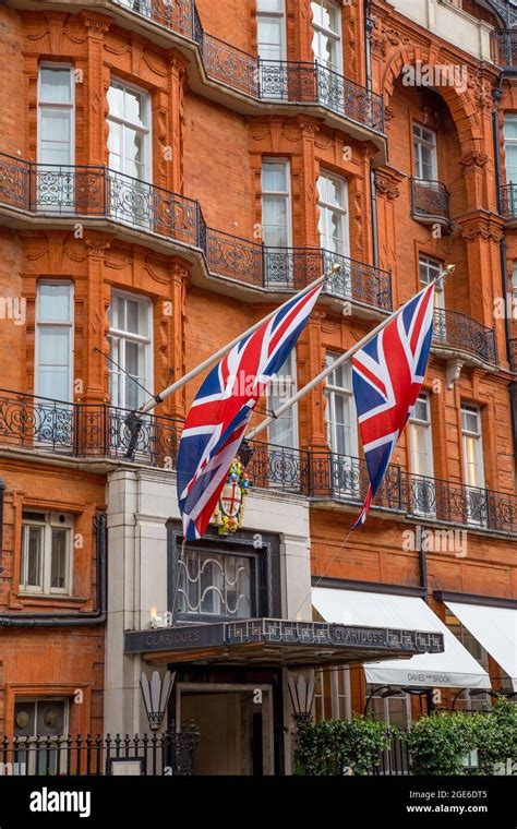 Claridges Hotel And Bar Mayfair London Stock Photo Alamy