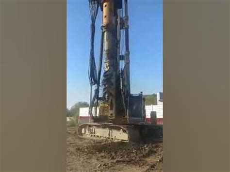 Буровая установка для закручивания свай - YouTube