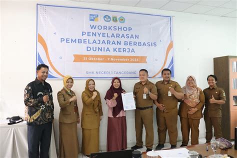 Workshop Penyelarasan Pembelajaran Berbasis Dunia Kerja Smkn