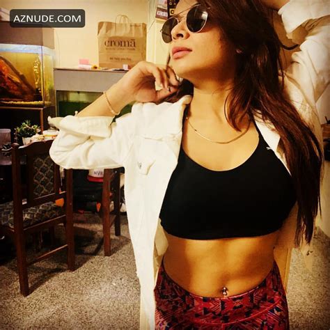 Neelam Bhanushali Hot Pics Collection AZNude