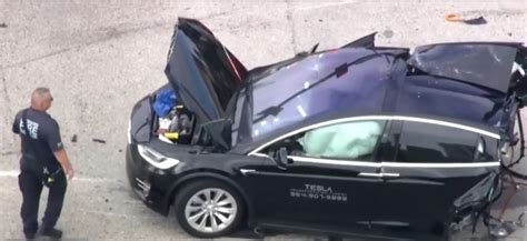 Tesla Model X Splits In Half After Blindsided By Nissan Gt R Tesla