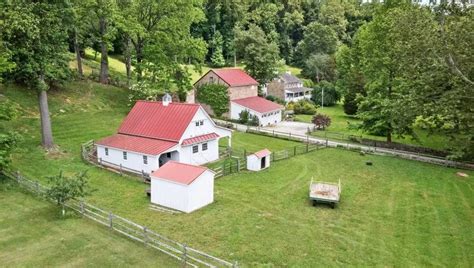 Malvern Bank House Of The Week Stoney Farmhouse With Seclusion In