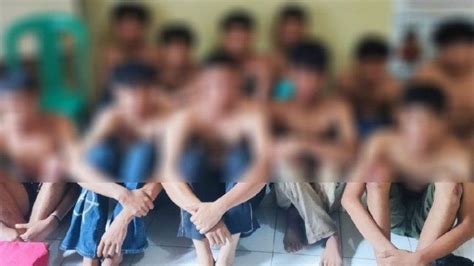 Polisi Ringkus 12 Remaja Bersenjata Tajam Yang Hendak Tawuran Di