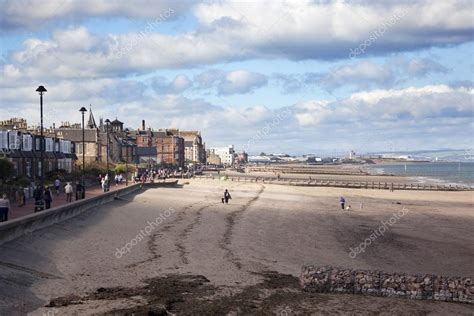 Edinburgh. Portobello Beach – Stock Editorial Photo © jjuncadella #108149670