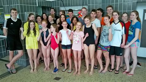 Jungen des IKG erneut Stadtmeister im Schwimmen Mädchen jeweils