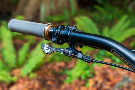 Review Wolf Tooth Resolve Dropper Remote Light Action