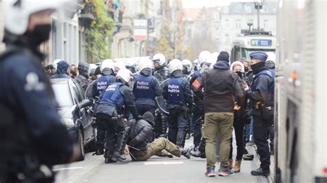 Des dizaines d arrestations à Anderlecht après un rassemblement pour