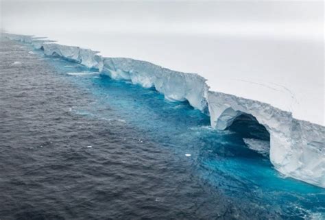 Gigante Iceberg Se Est Derritiendo Es El M S Grande Del Planeta