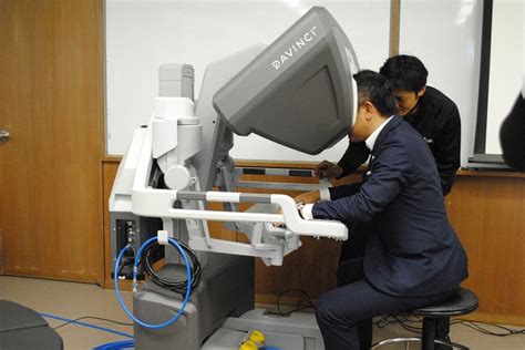 手術支援ロボット導入披露式｜手術支援ロボット｜専門外来のご案内｜診療部・部門紹介｜｜地方独立行政法人三重県立総合医療センター Mie