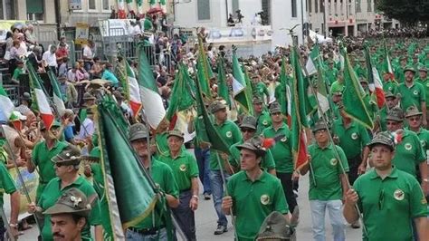 Il Caso Molestie All Adunata Gli Alpini Ora Presentano Le Querele