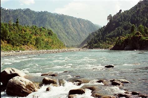 8 Rivers in Himachal Pradesh for a Beautiful Holiday Vacay 2024