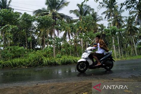 Bmkg Wilayah Ntb Masih Berpotensi Hujan Sedang Hingga Lebat Antara News