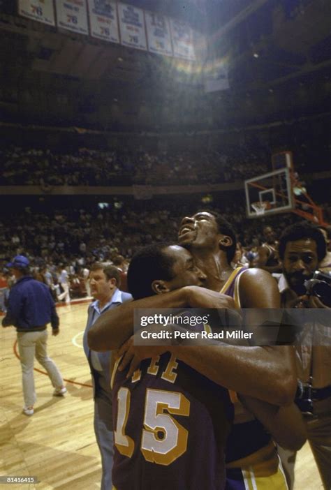 Nba Finals Los Angeles Lakers Magic Johnson Victorious Hugging