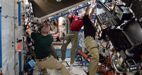 VIDEO muestra cómo se mantienen en forma los astronautas durante su