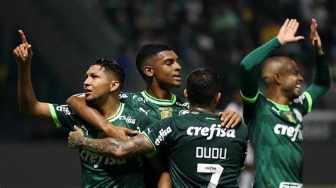 Palmeiras domina e vence o Coritiba no Brasileirão Futebol iG