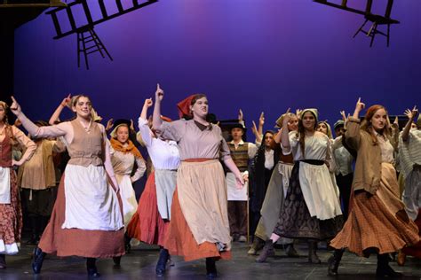 ‘Fiddler’ Cast Shines – The Express