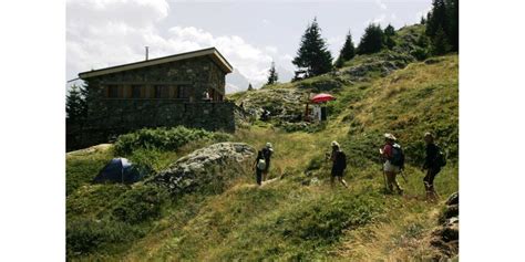 Montagne En Oisans Le Refuge De Lalpe Du Pin Propose Une Halte Gourmande