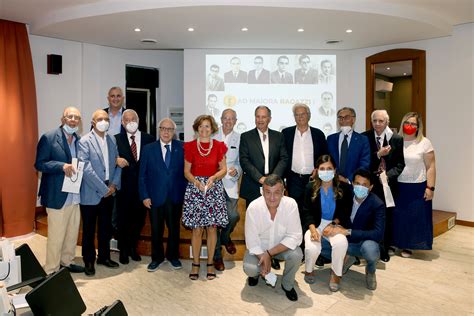 Ordine Dei Medici Di Caserta Consegnate Targhe Ai Medici Con 50 Anni